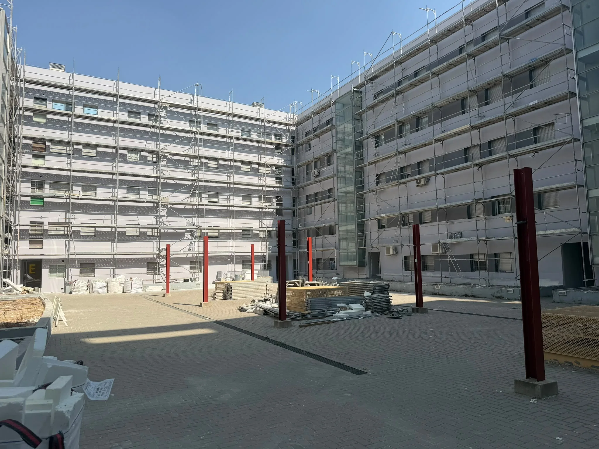 Edificio residencial durante los trabajos de rehabilitación