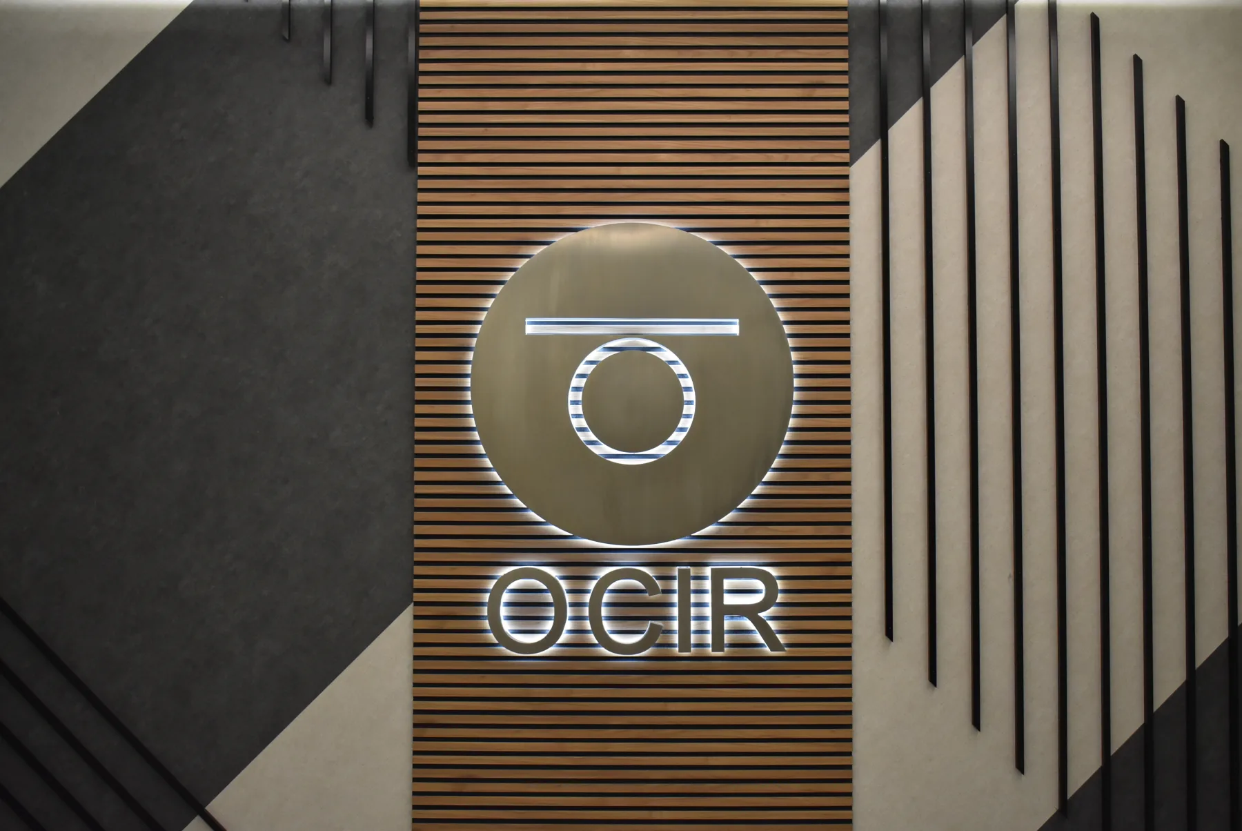 Identidad corporativa integrada en las oficinas de Grupo OCIR